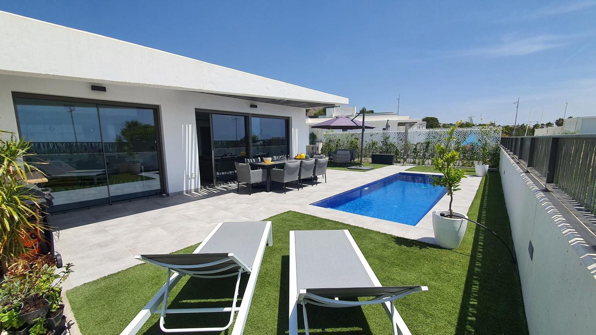 Pool & Snooker Villa Finestrat Exteriör bild